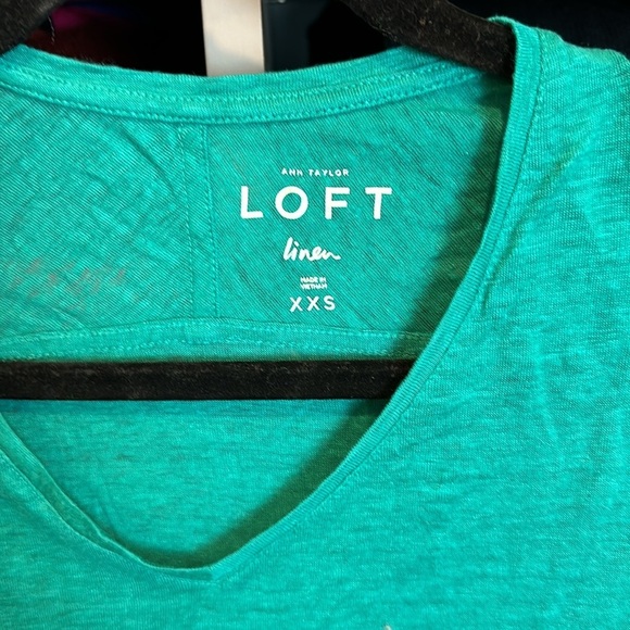 Loft 100% linen green v neck top size XXS - Picture 2 of 3